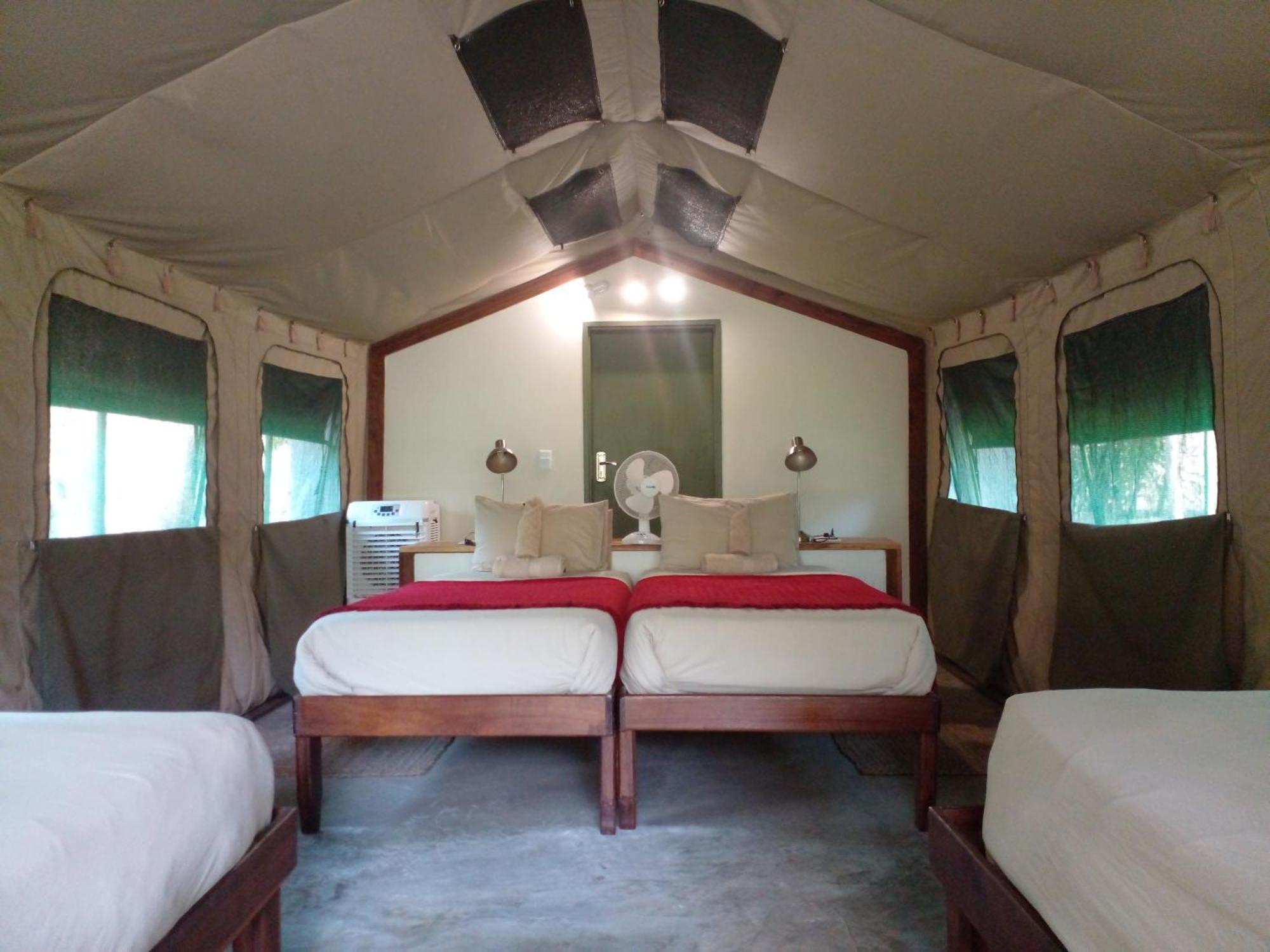 Zambezi Mubala Camp Hotell Katima Mulilo Rom bilde